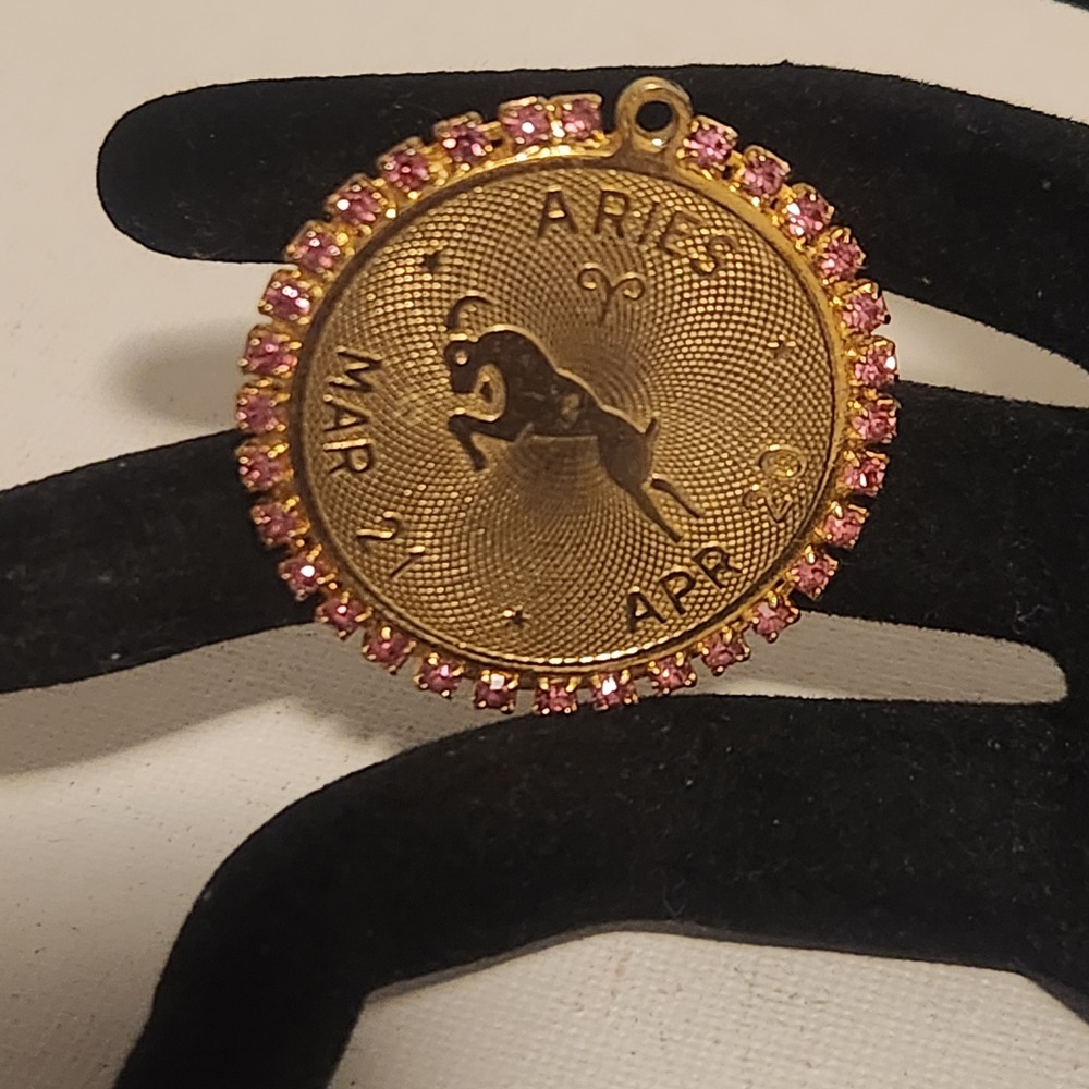 Vintage Aries Zodiac Medallion Pendant Gold Tone Pink Rhinestone Mar 21-Apr 20